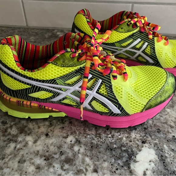 ASICS Size 7 - Picture 1 of 4